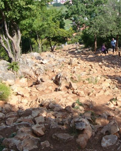 our-lady-of-medjugorje-332188_1280